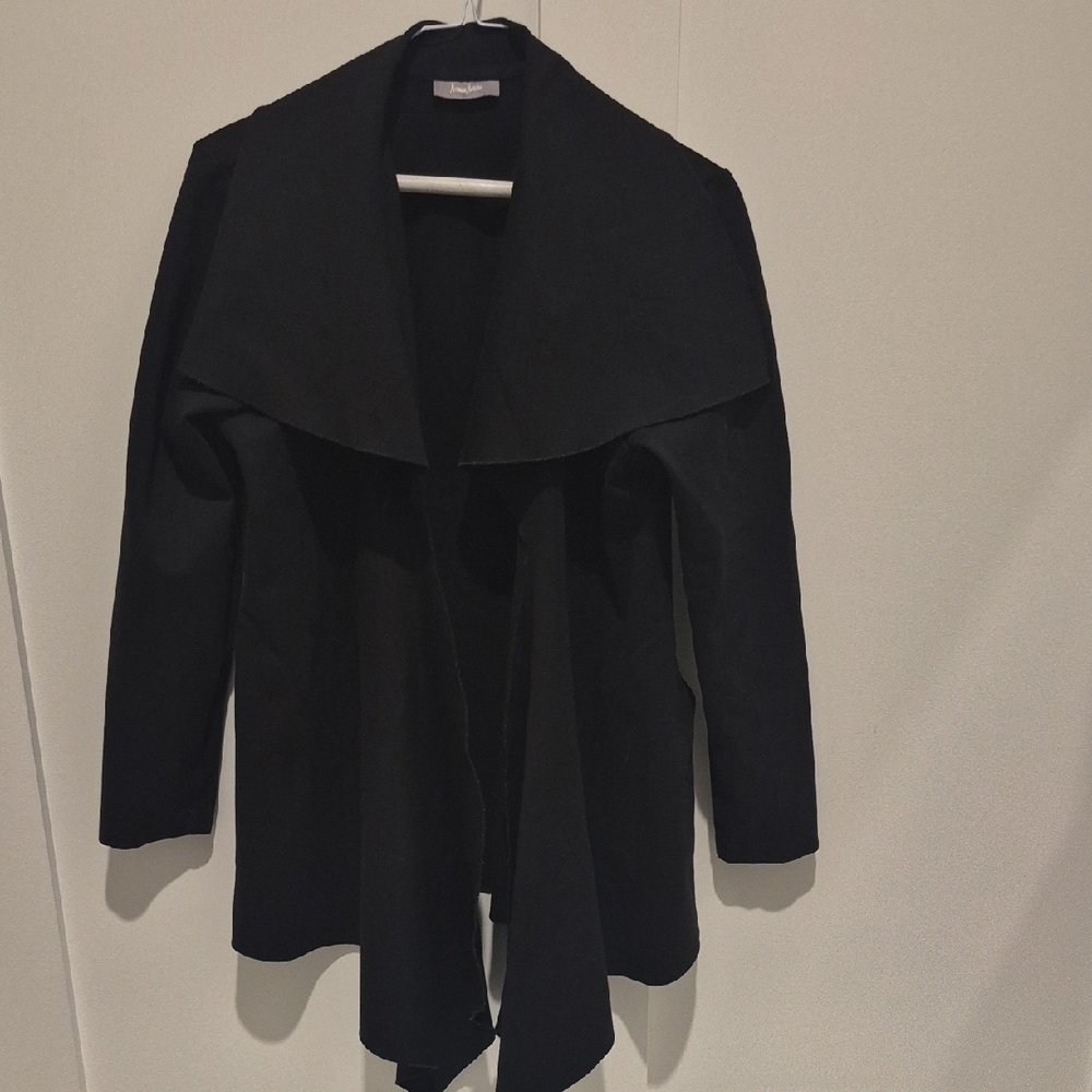 Neiman Marcus | Structred Cut Black Coat Wrap | Medium